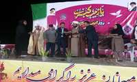 تجلیل مسئولین جزیزه ابوموسی از پرستاران بیمارستان پارس